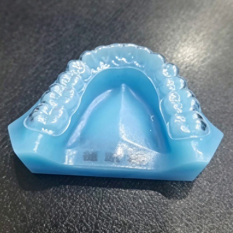 Custom Clear Orthodontic Retainer for Post-Treatment Retention